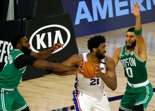  爱德华兹空砍40分，火箭惨败凯尔特人  